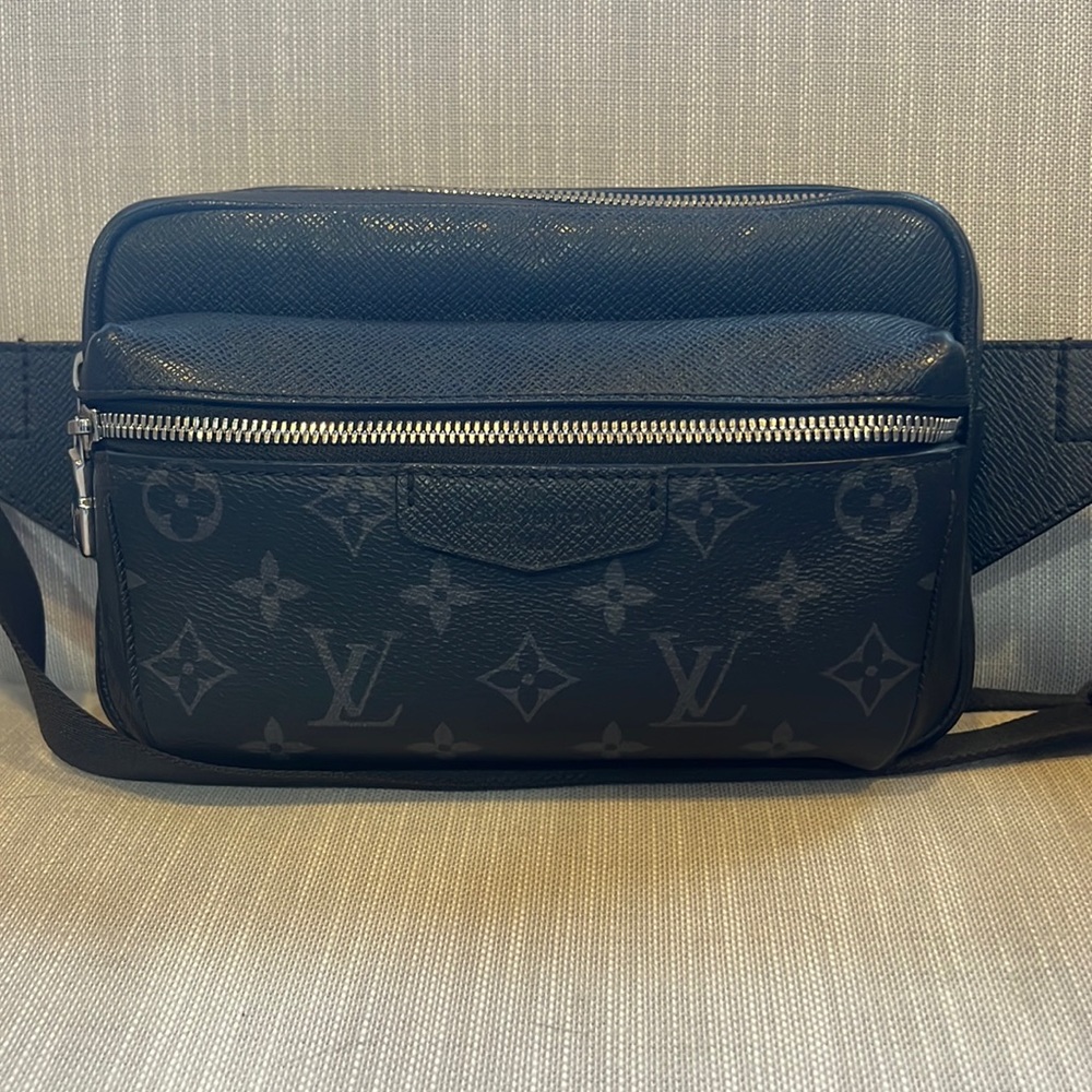 Excellent Condition Louis Vuitton Monogram Eclipse Bumbag Fanny Pack
